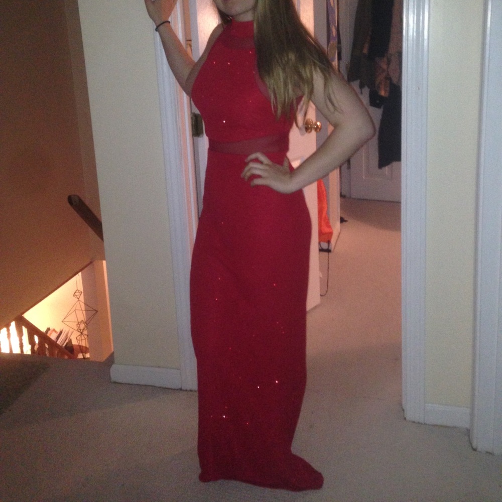 Beautiful red prom dress☺️ Extremely comfortable!!